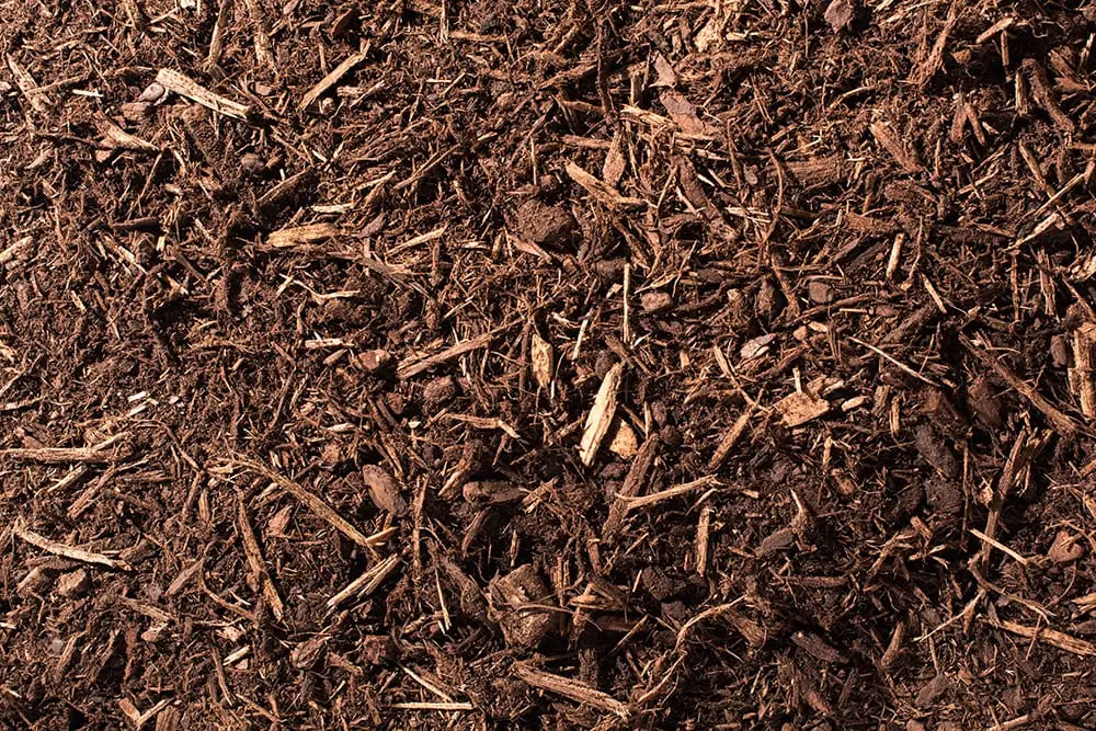 Triple shredded hardwood mulch